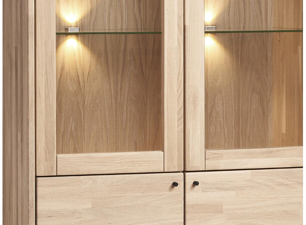 Casø Elegance vitrine, 93x193x44 cm Hvitpigmentert eik, treben 