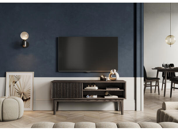 Broholm TV-benk m/lameller, 124x55x35 cm Røkt eik, treben 