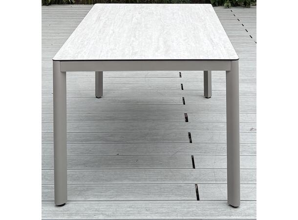 Hydra spisebord m/glasstopp 140x80 cm Champagne alu.ramme 