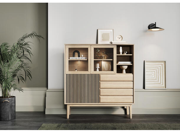 Broholm høy skjenk m/lameller 124x133x40 cm, Hvitpig. eik, treben 